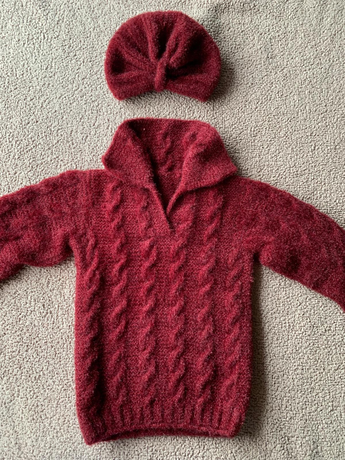 Sweater with Indian style cap