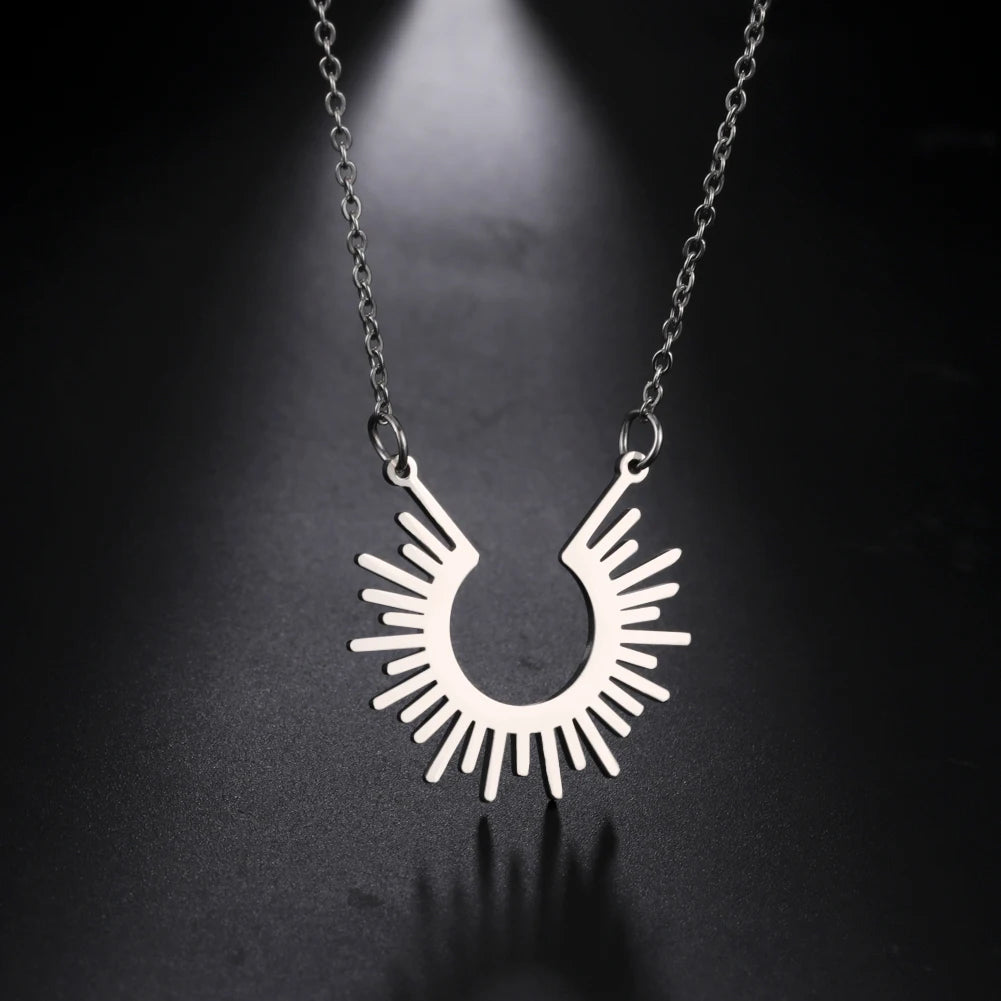 Skyrim Fashion Sun Ray Pendent Necklace Women Stainless Steel Chain Necklaces Bohemian Neck Jewelry Gifts for Friends 2025 New
