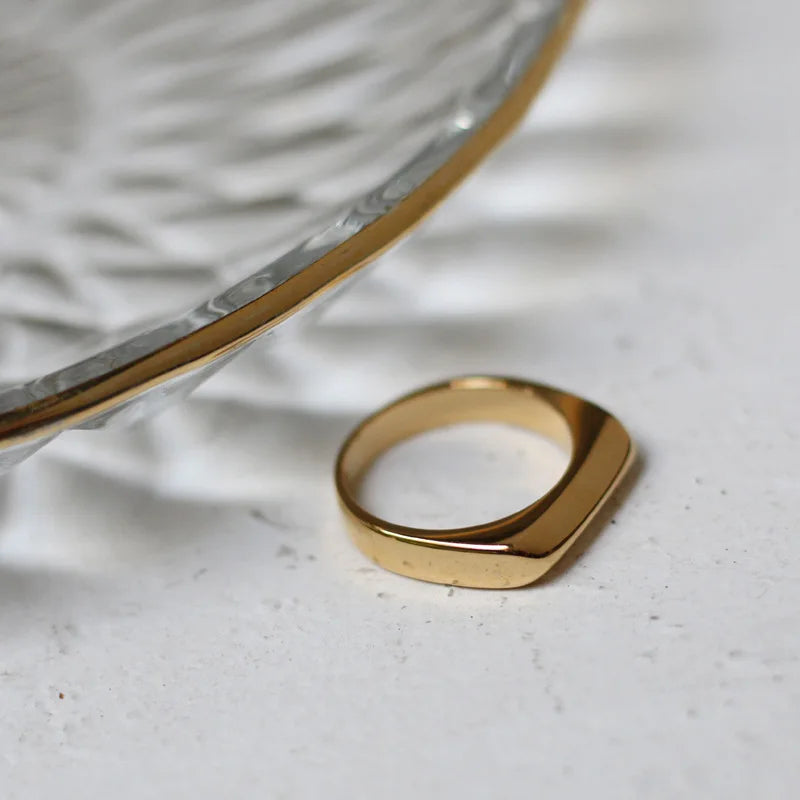 Vintage 18k Gold Wedding Rings for Girl Couple Circle Hollow Flower Heart Men's Ring Stainless Steel Prom Jewelry for Women Gift