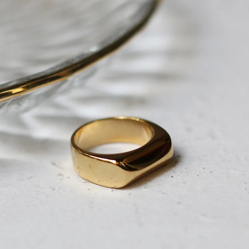 Vintage 18k Gold Wedding Rings for Girl Couple Circle Hollow Flower Heart Men's Ring Stainless Steel Prom Jewelry for Women Gift