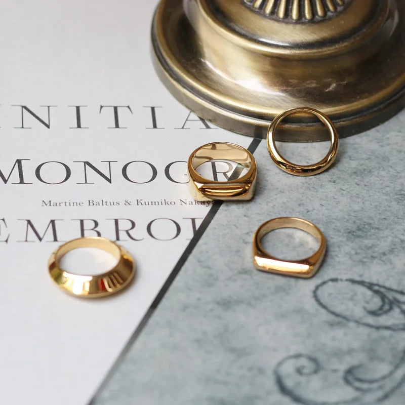 Vintage 18k Gold Wedding Rings for Girl Couple Circle Hollow Flower Heart Men's Ring Stainless Steel Prom Jewelry for Women Gift