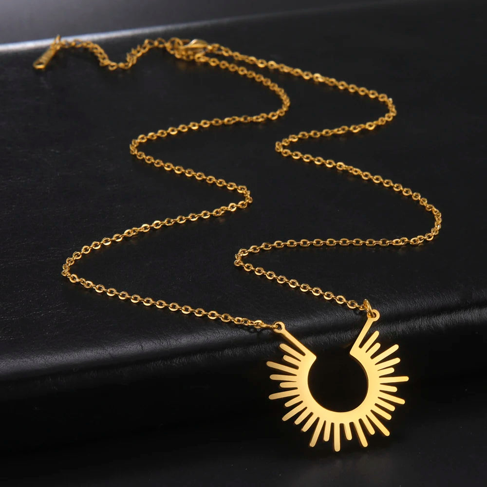 Skyrim Fashion Sun Ray Pendent Necklace Women Stainless Steel Chain Necklaces Bohemian Neck Jewelry Gifts for Friends 2025 New