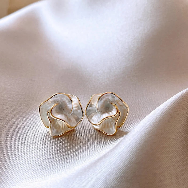 Delicate Camellia Stud Earring For Women Unique Flower Design Ear Stud Temperament White Earrings Daily Jewelry Girls Gift