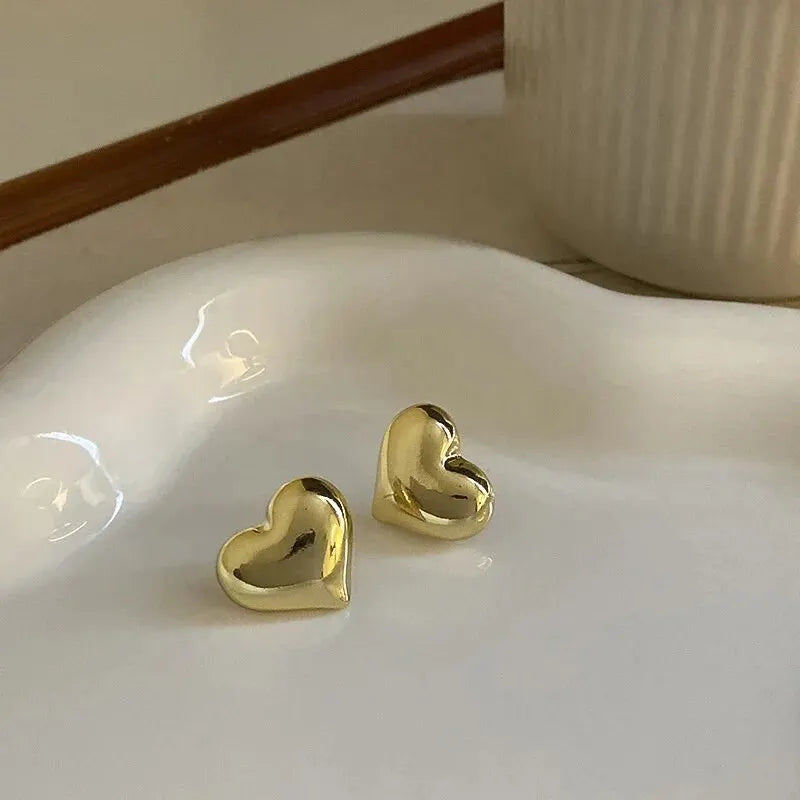 Woman's Dainty Love Heart Shape Earrings Stud Gold Silver Color Metal Earrings Ins Simple Design Daily Jewelry Girl Gift
