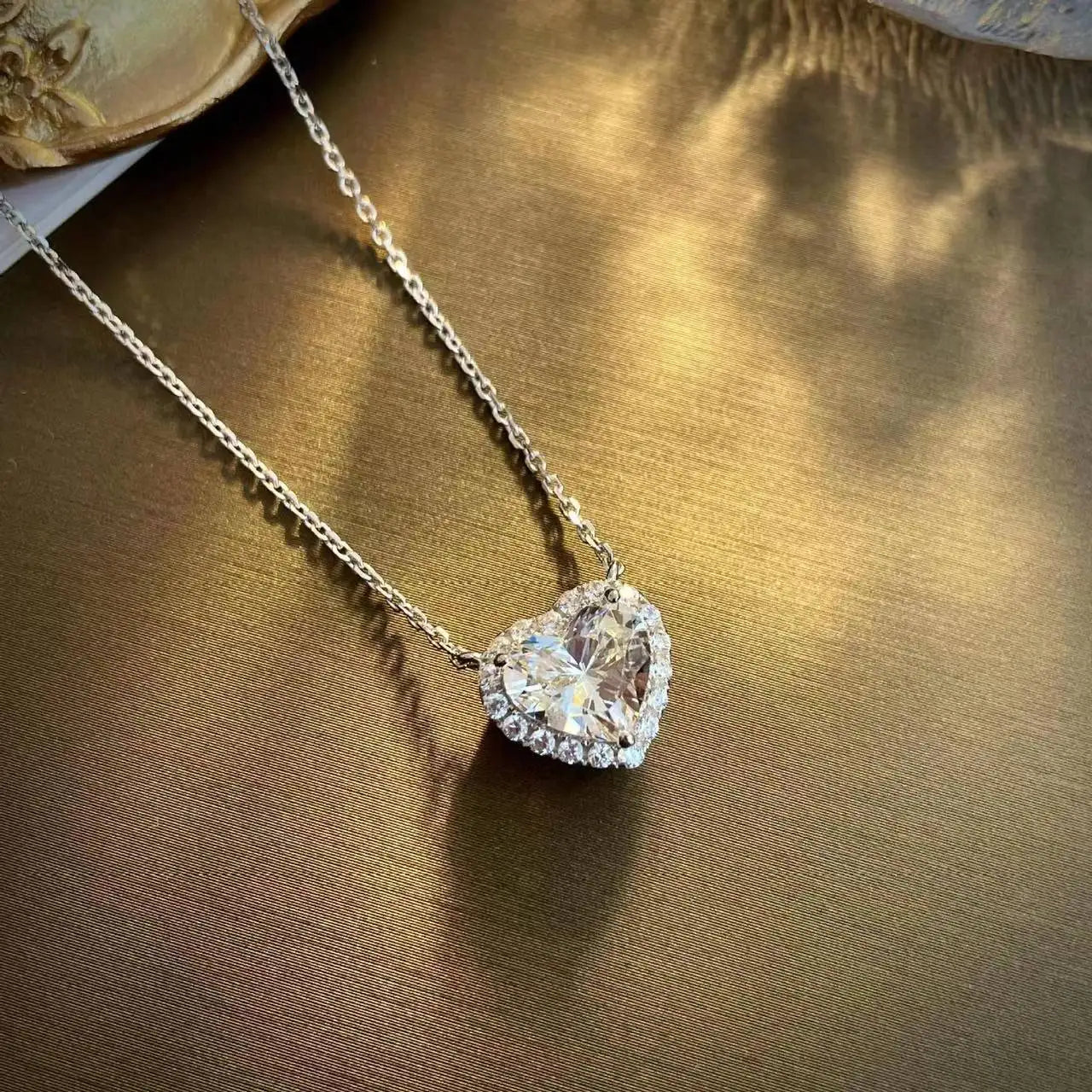 2023 New Fashion Trend Unique Design Delicate Vintage Zircon Flower Pearl Necklace Women Jewelry Wedding Party Premium Gift