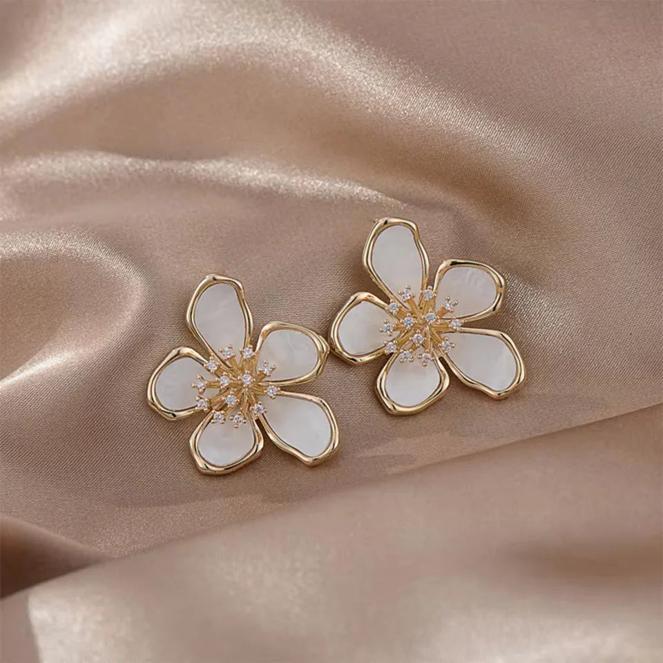Yupsk Sweet Flower Stud Earrings For Women Vintage Metal Ear Stud Girl Fashion Multi-colored Fresh Earring Party Wedding Jewelry
