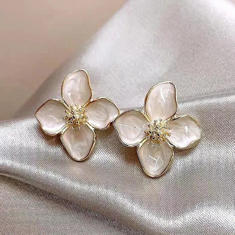Yupsk Sweet Flower Stud Earrings For Women Vintage Metal Ear Stud Girl Fashion Multi-colored Fresh Earring Party Wedding Jewelry