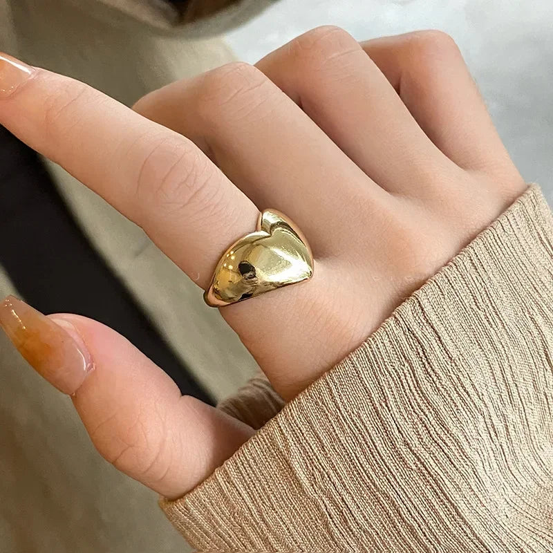 XIYANlKE Silver color Trend creativeNew Love Heart shaped Gold Ring LightLuxury Metallic Texture Girls jewelryCouple