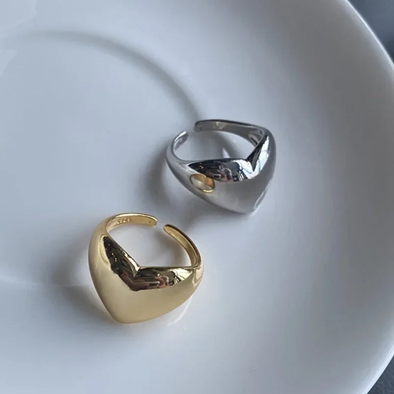 XIYANlKE Silver color Trend creativeNew Love Heart shaped Gold Ring LightLuxury Metallic Texture Girls jewelryCouple