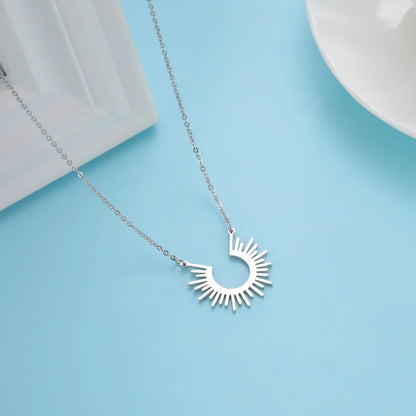 Skyrim Fashion Sun Ray Pendent Necklace Women Stainless Steel Chain Necklaces Bohemian Neck Jewelry Gifts for Friends 2025 New