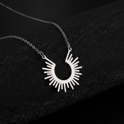 Skyrim Fashion Sun Ray Pendent Necklace Women Stainless Steel Chain Necklaces Bohemian Neck Jewelry Gifts for Friends 2025 New